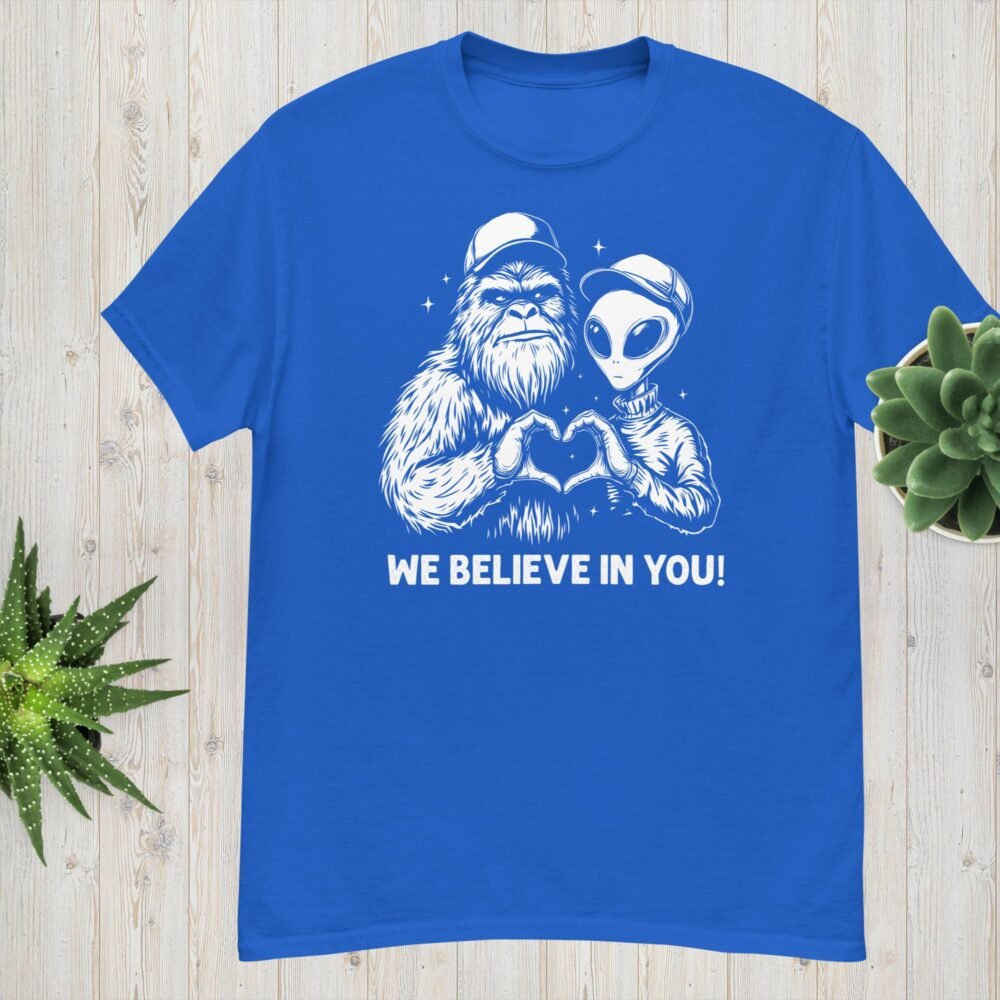 Bigfoot Alien T-Shirt -We Believe in You – Bigfoot & Alien Heart Hands