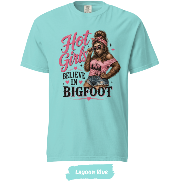 hot-girls-believe-in-bigfoot-comfort-colors-t-shirt-lagoon-blue hot-girls-believe-in-bigfoot-comfort-colors-t-shirt-lagoon-blue