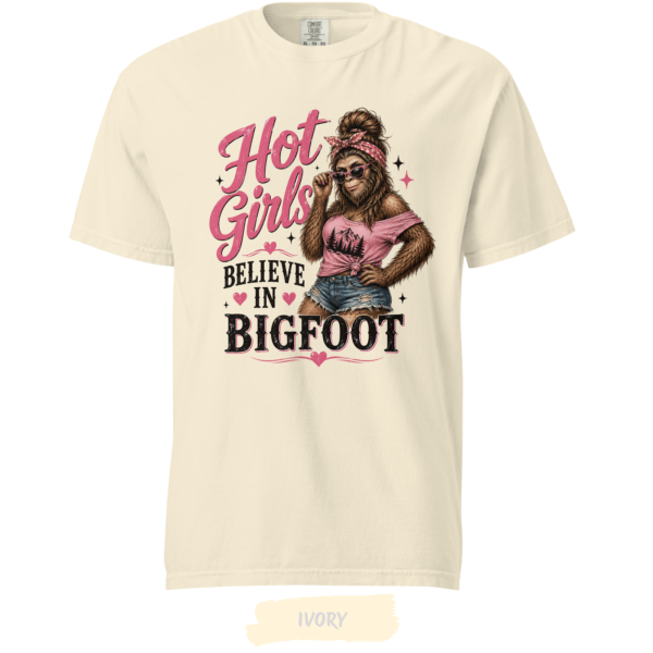 hot-girls-believe-in-bigfoot-comfort-colors-t-shirt-ivory hot-girls-believe-in-bigfoot-comfort-colors-t-shirt-ivory