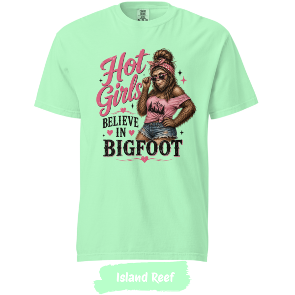 hot-girls-believe-in-bigfoot-comfort-colors-t-shirt-island-reef hot-girls-believe-in-bigfoot-comfort-colors-t-shirt-island-reef
